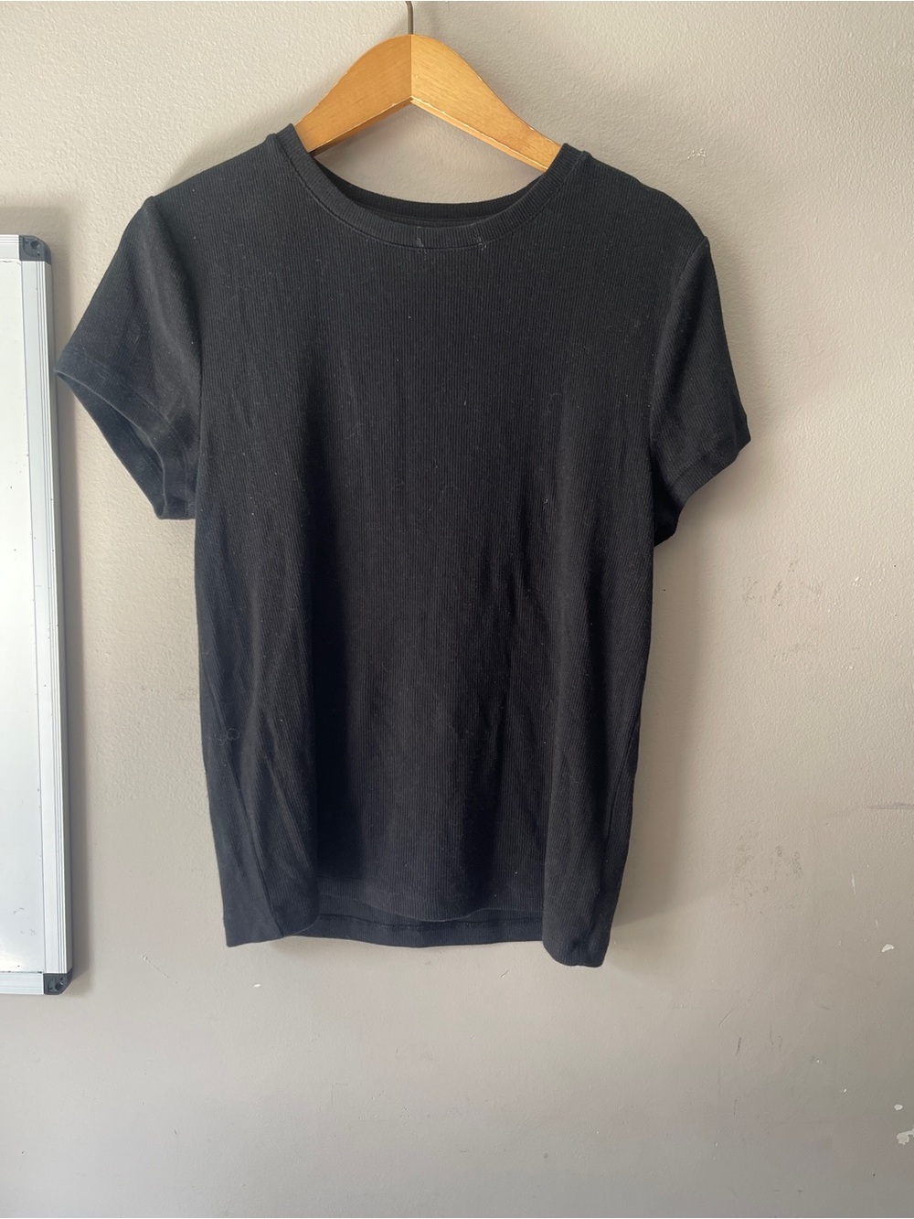 GAP Black Short Sleeve Crewneck Tee